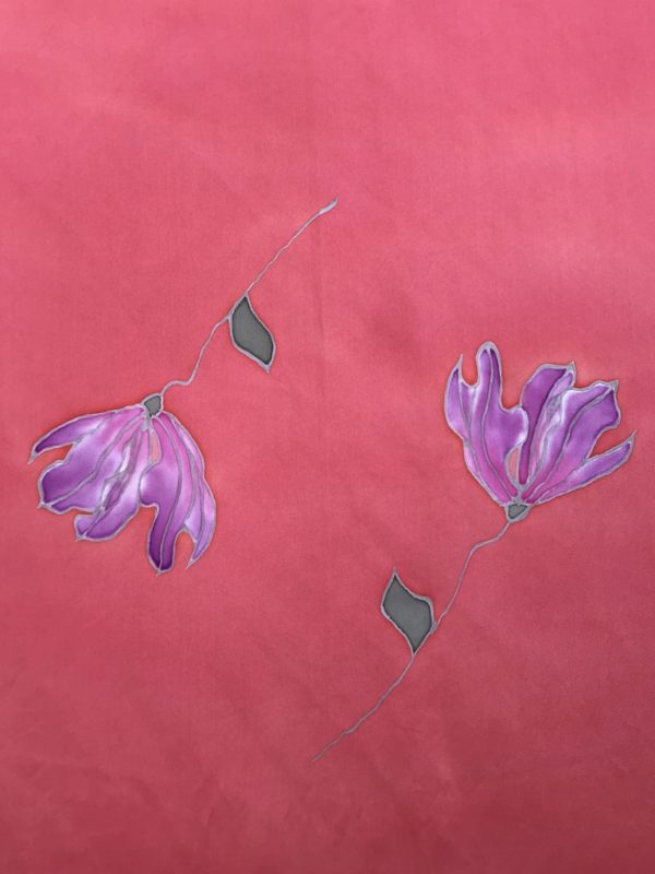 Carré Danse de lys, en twill de soie, rose – Image 3